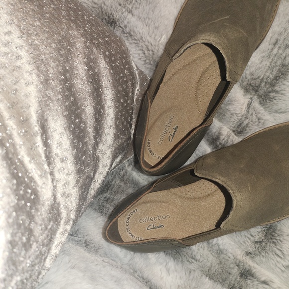 Clark Booties - Picture 2 of 5